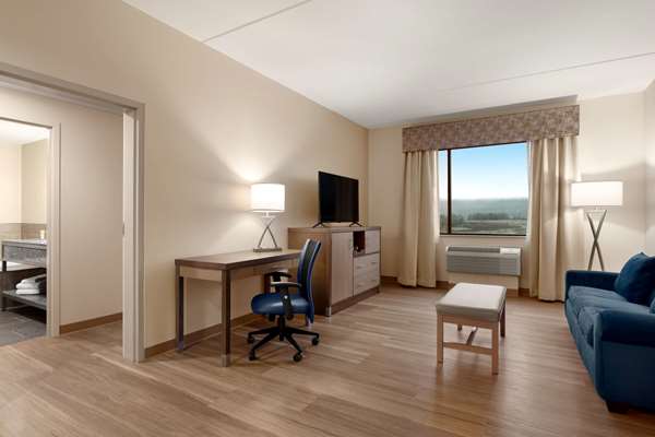 Suite - Wyndham Garden Hotel State College Boalsburg