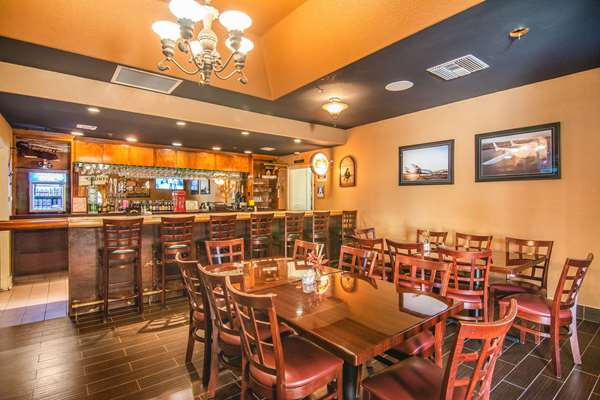 Bar - Comfort Inn & Suites Mojave