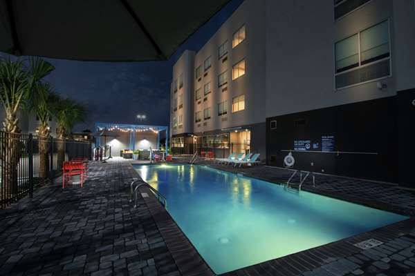 Pool - Tru by Hilton Hotel Lafayette