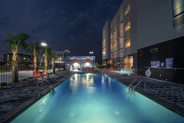 Pool - Tru by Hilton Hotel Lafayette