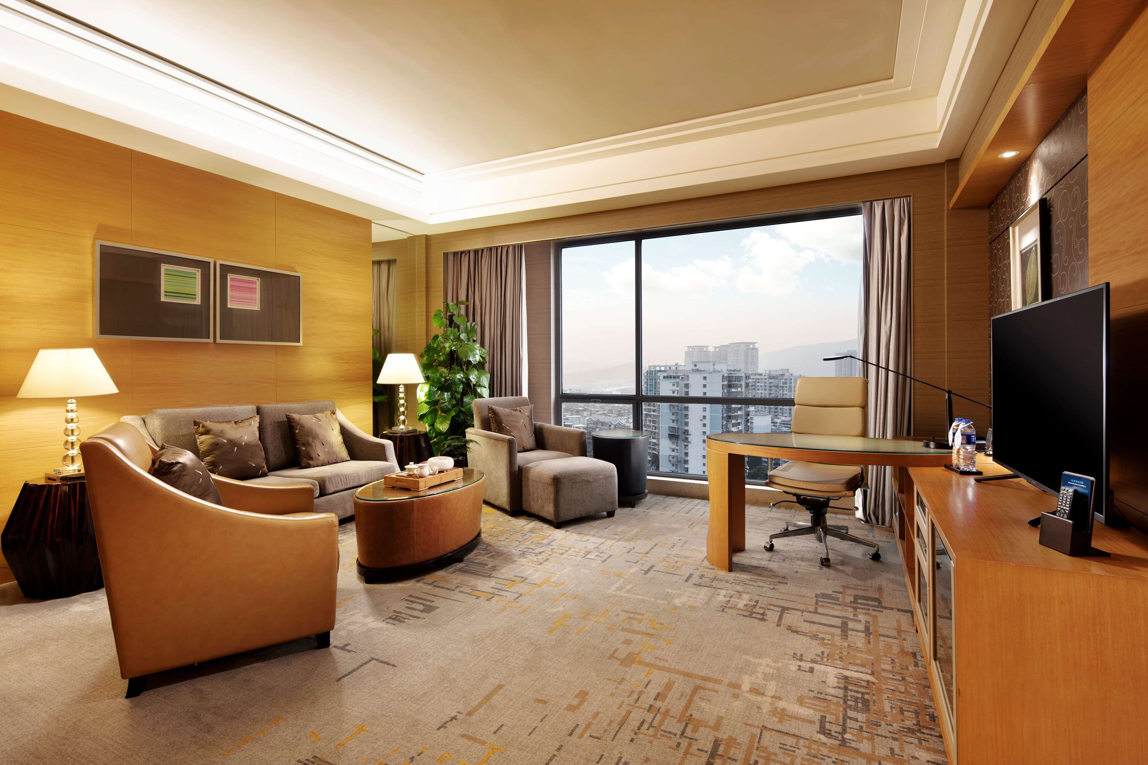 Hilton Xiamen Room Type - KING ONE BEDROOM DLX SUITE