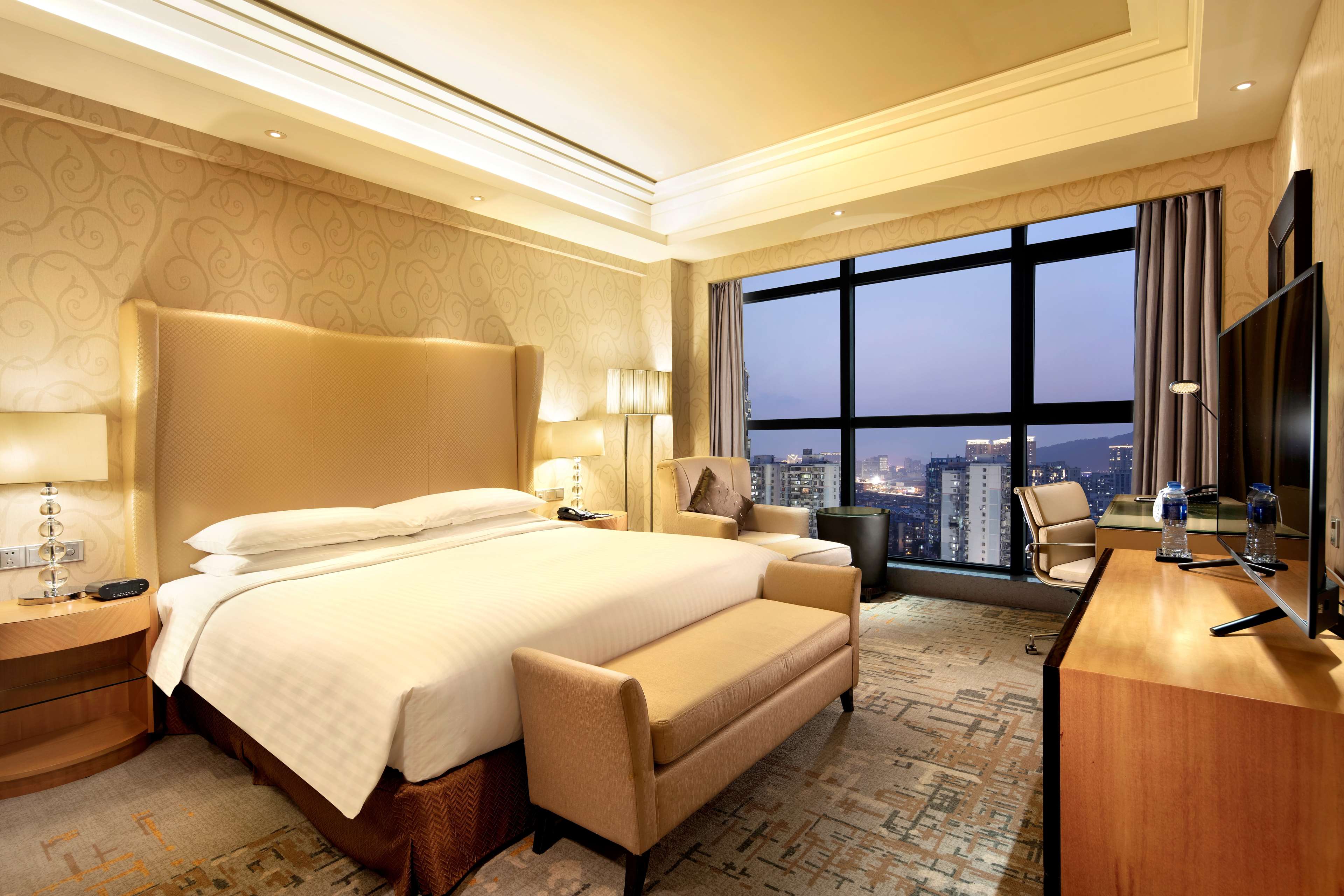 Hilton Xiamen Room Type - KING EXECUTIVE PREMIUM RM