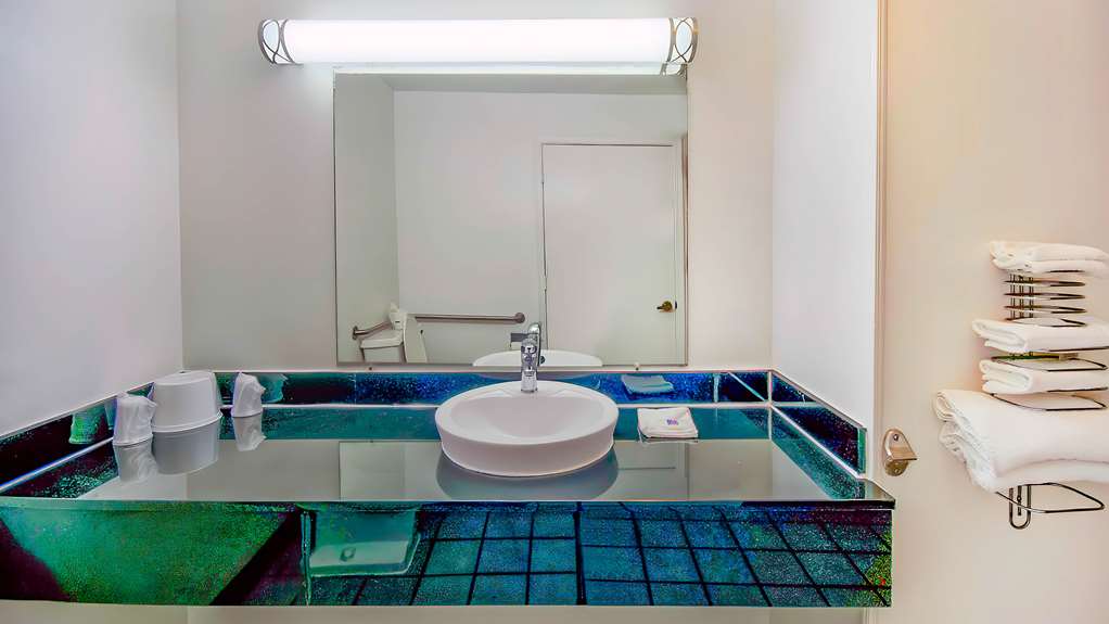 MOTEL 6 GRAND RIVERS, KY-guestroom-Guest Room,Bathroom,On-Site.jpg