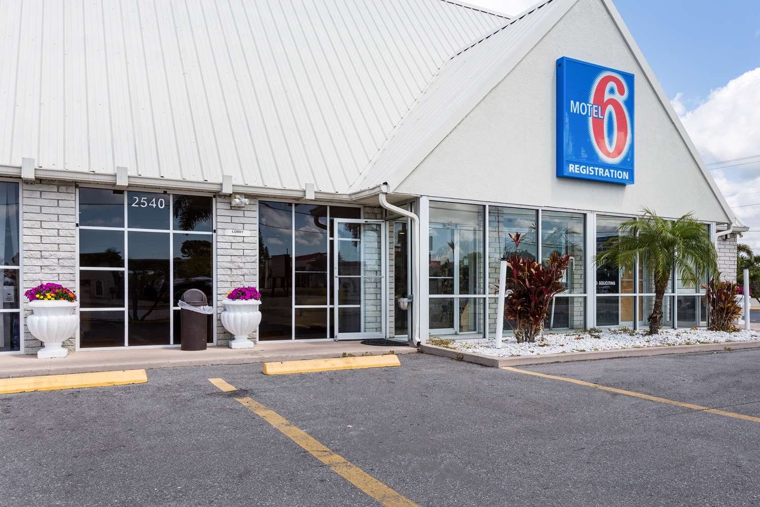 Studio 6 Extended Stay Hotel Englewood, FL See Discounts