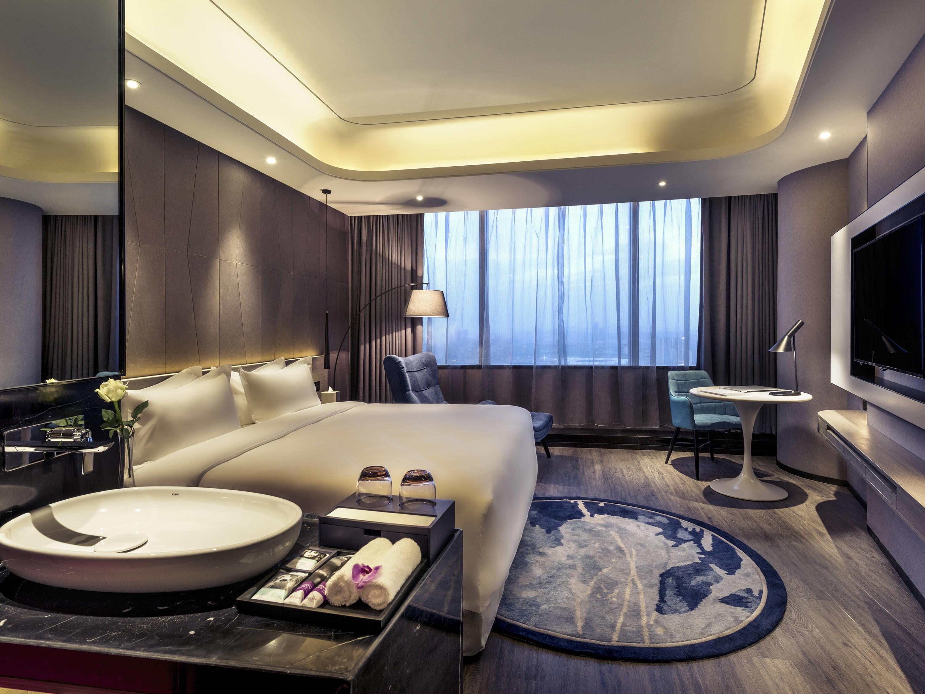 Mercure Hangzhou Qianjiang Room Type - Superior Room with 1 kingsize bed, City side