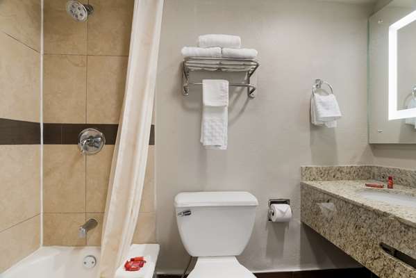  - SureStay Hotel by Best Western Laredo - I-35, Exit 3A
