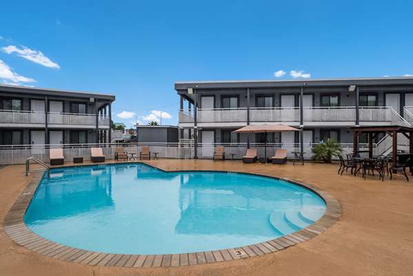 Pool - SureStay Hotel by Best Western Laredo - I-35, Exit 3A