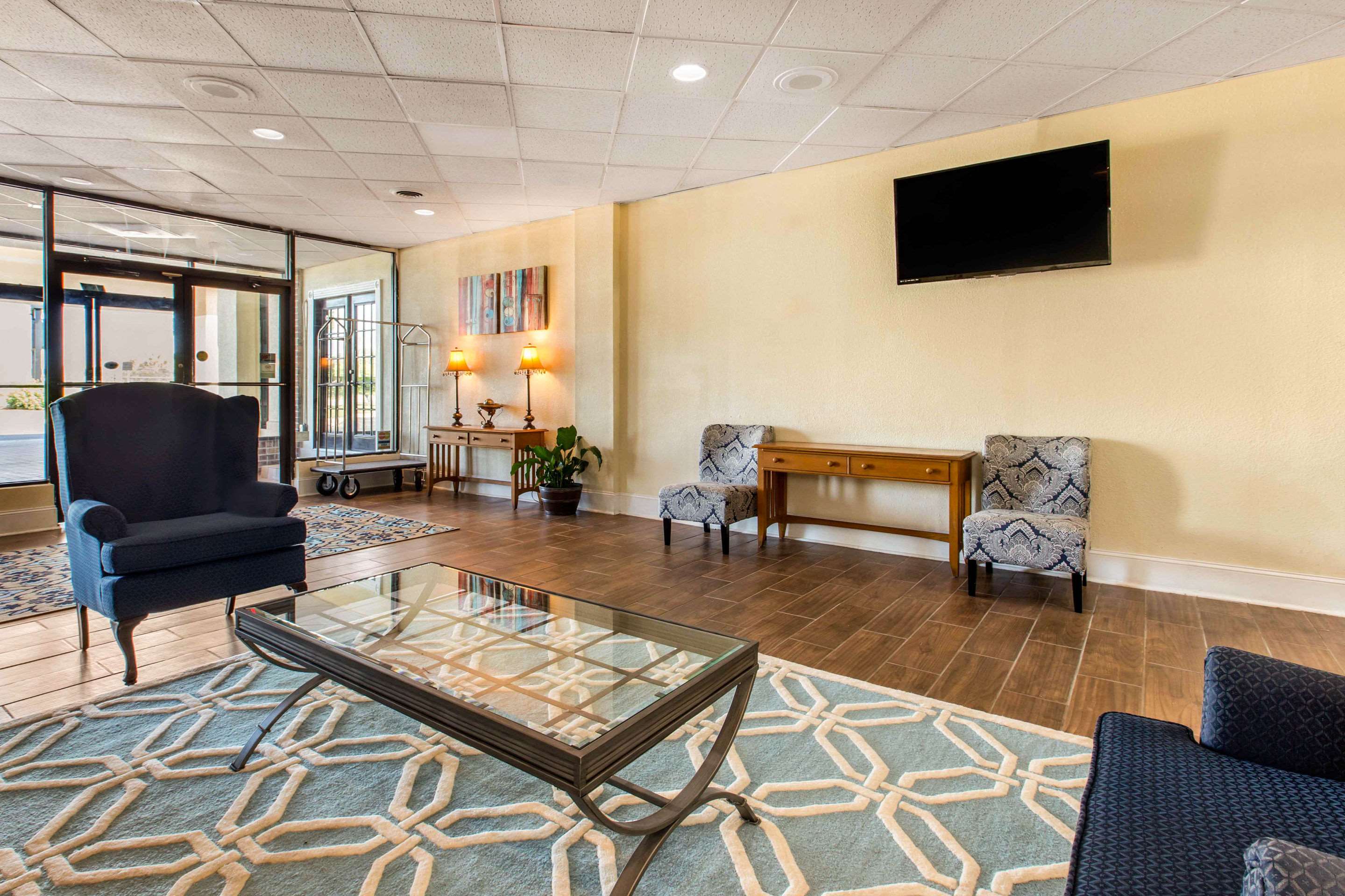 Spacious lobby with sitting area