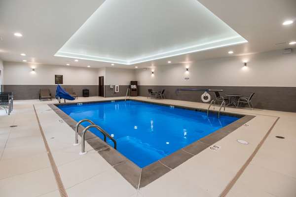 Pool - Comfort Suites Columbia