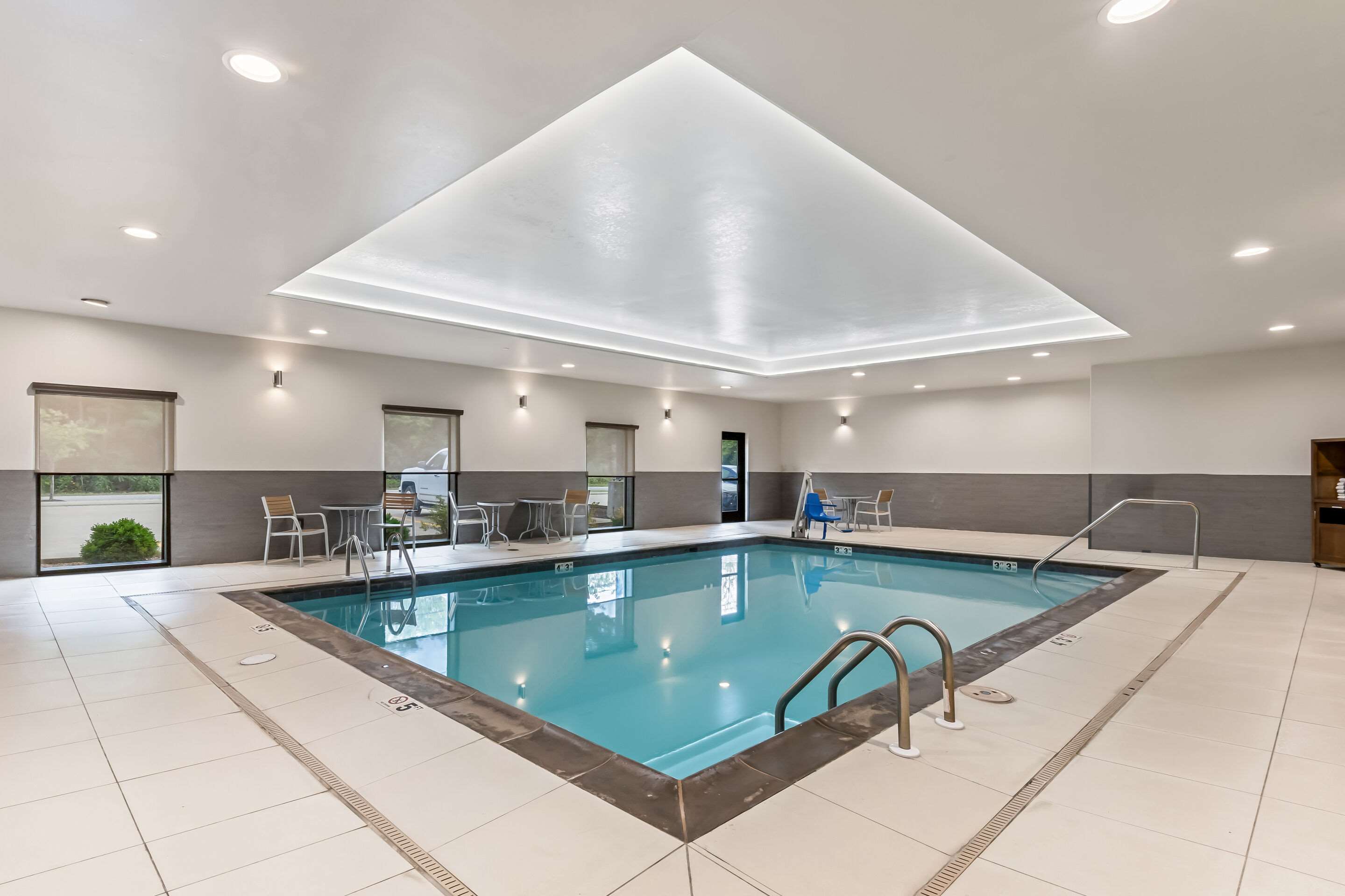 Indoor pool | Comfort Suites