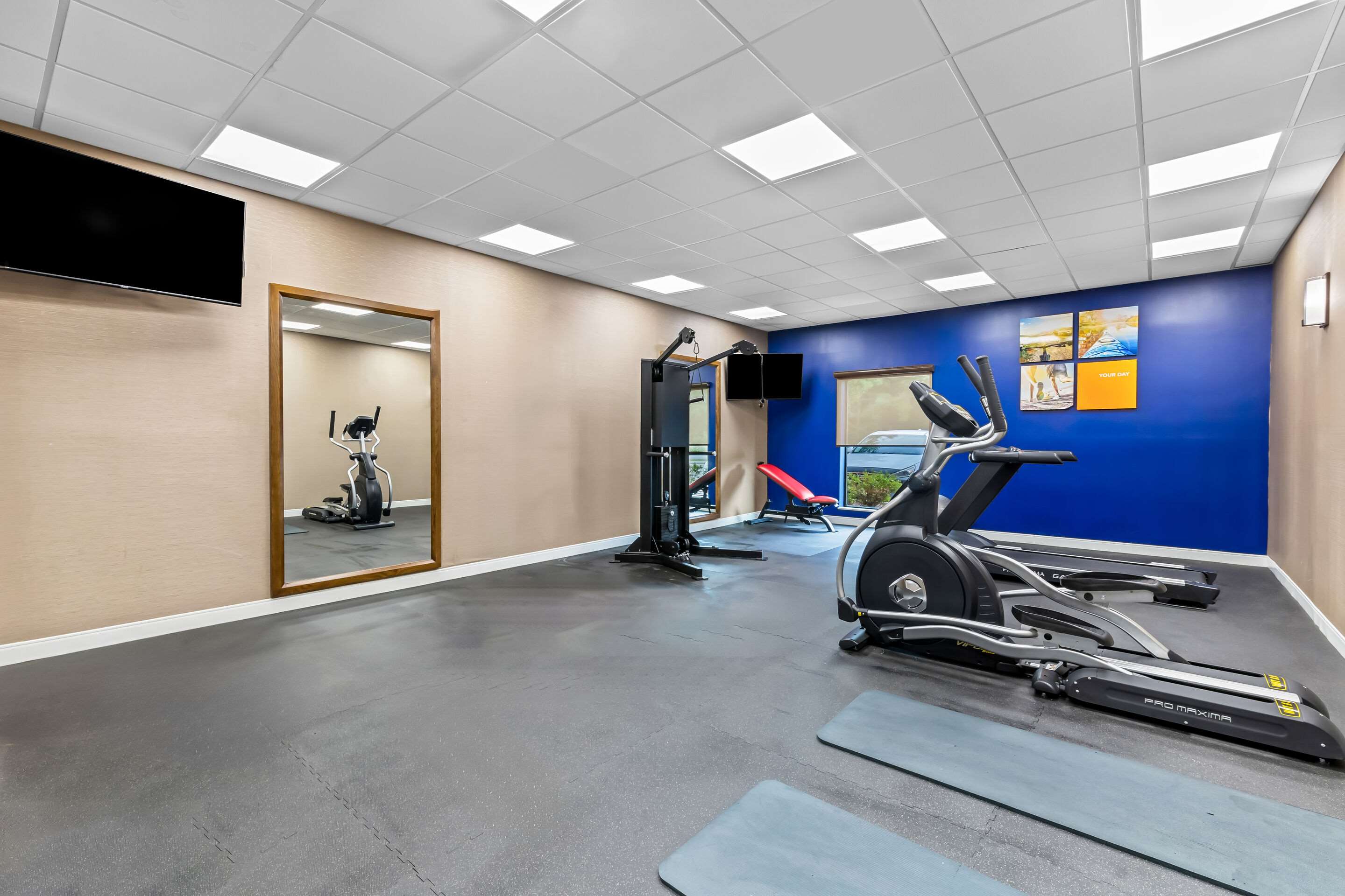 Fitness center | Comfort Suites