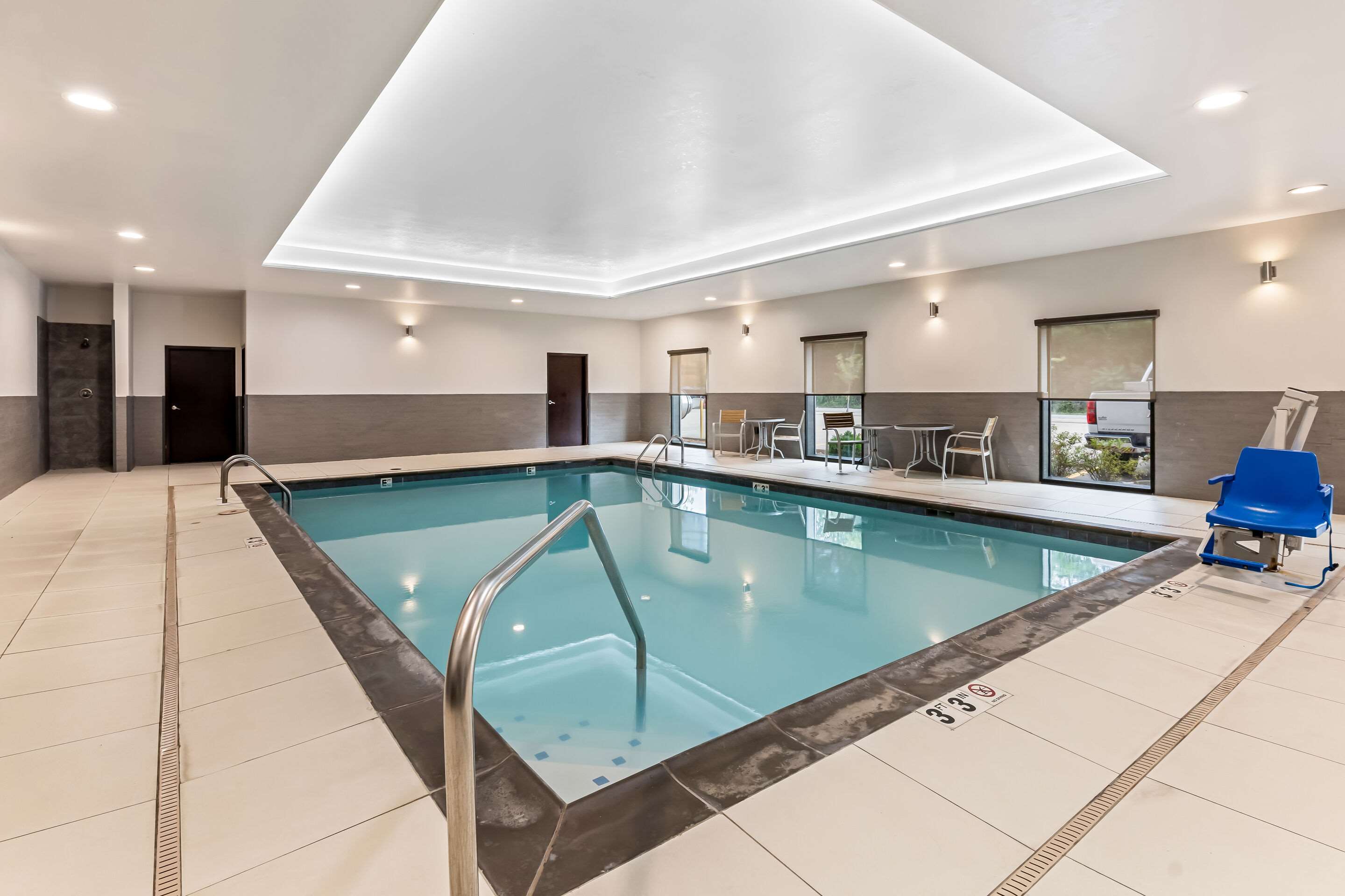 Indoor pool | Comfort Suites
