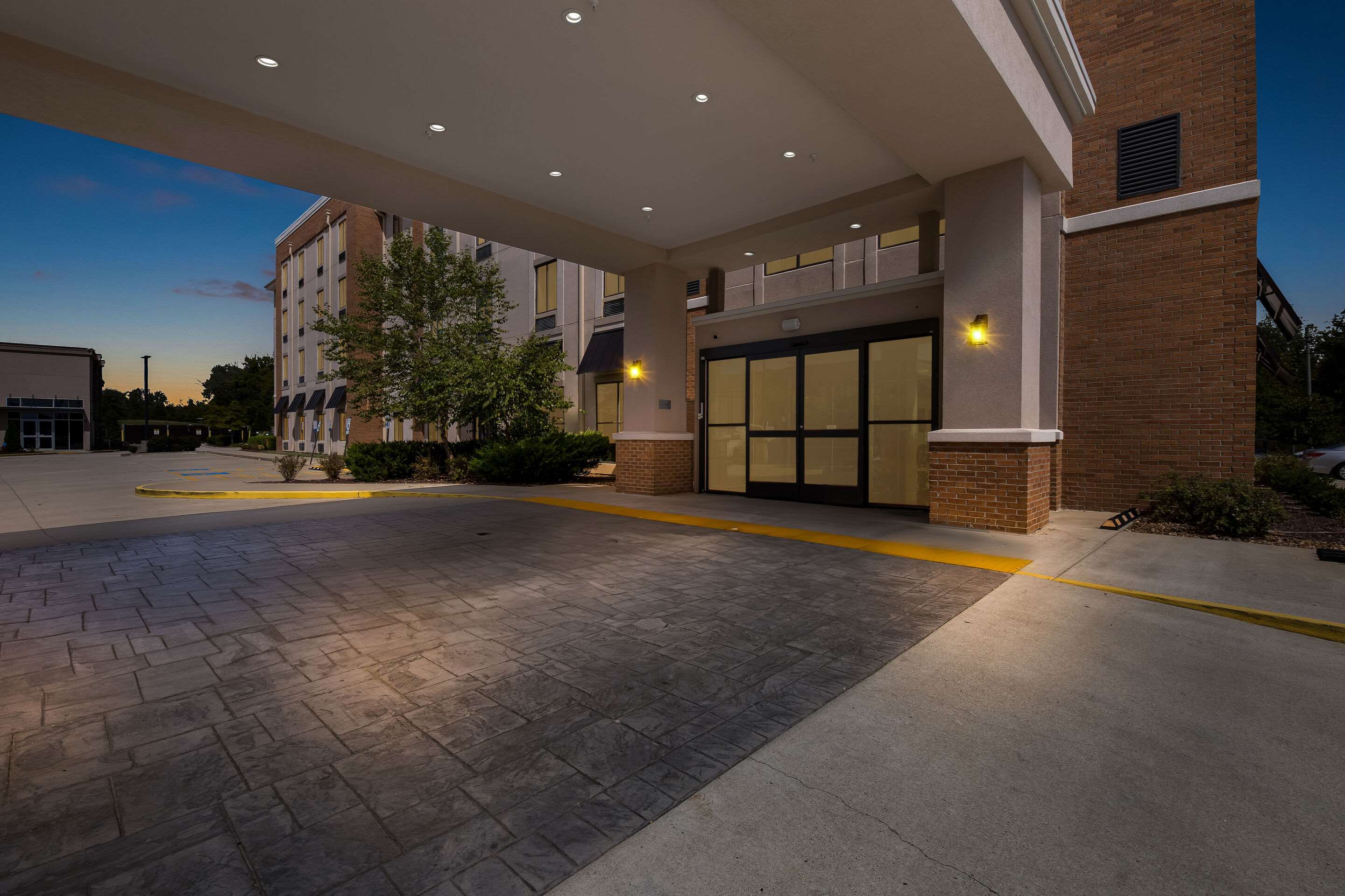 Twilight | Comfort Suites