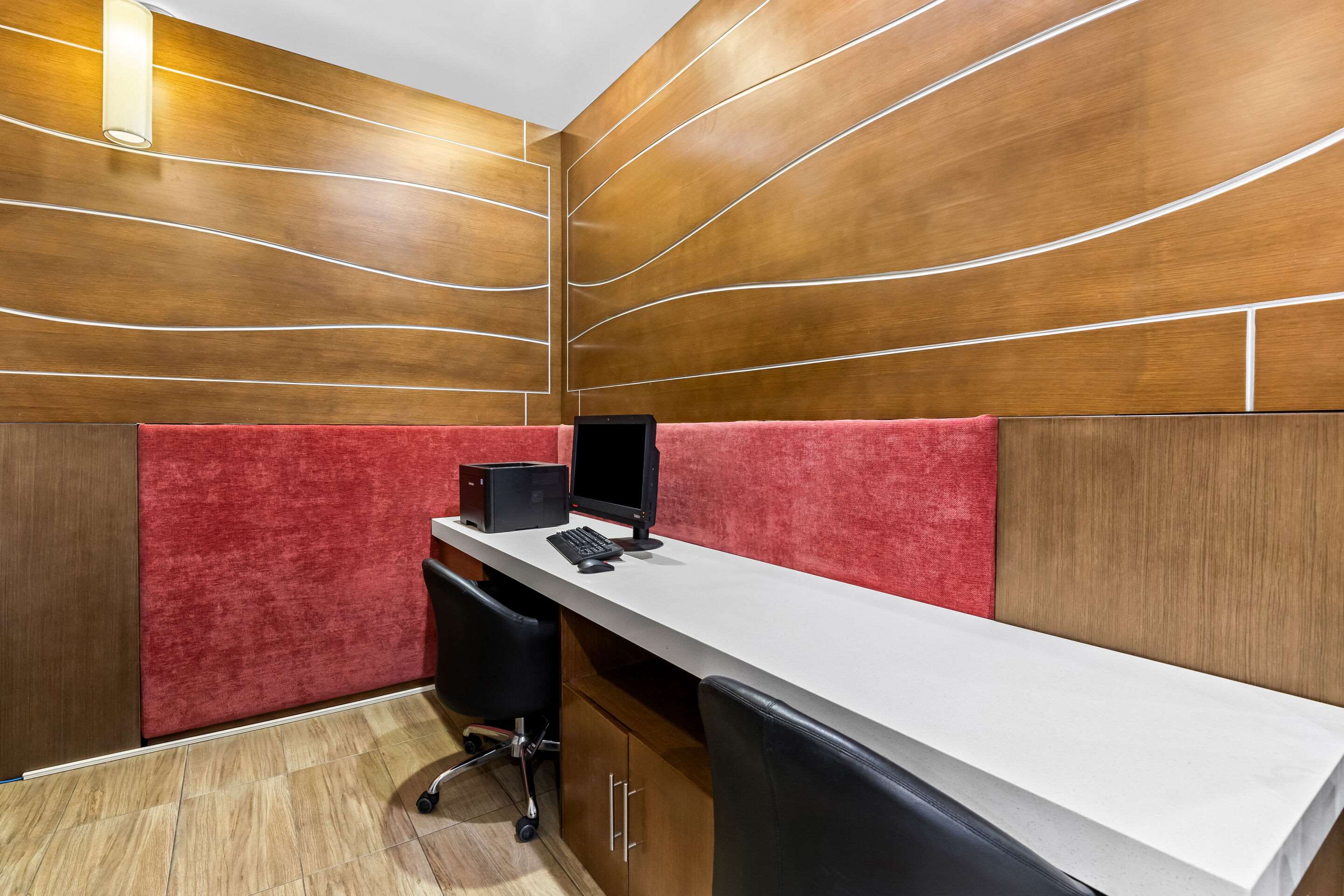 Business center | Comfort Suites