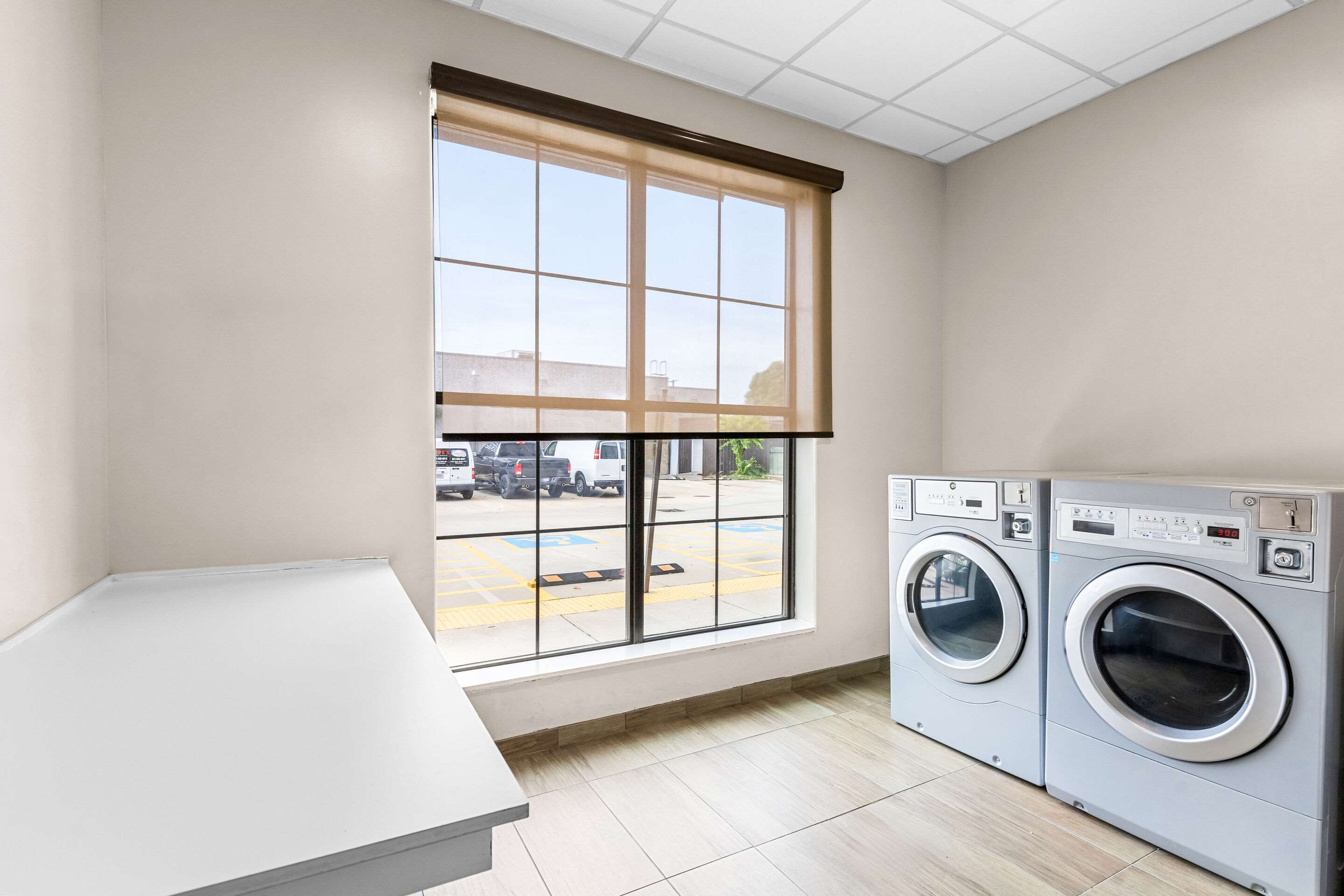 Guest laundry facilities | Comfort Suites