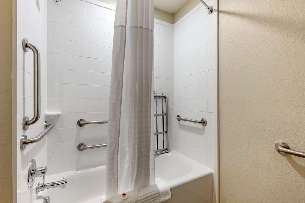 COMFORT INN WHITE HOUSE-guestroom-Guest Room,Bathroom,On-Site.jpg