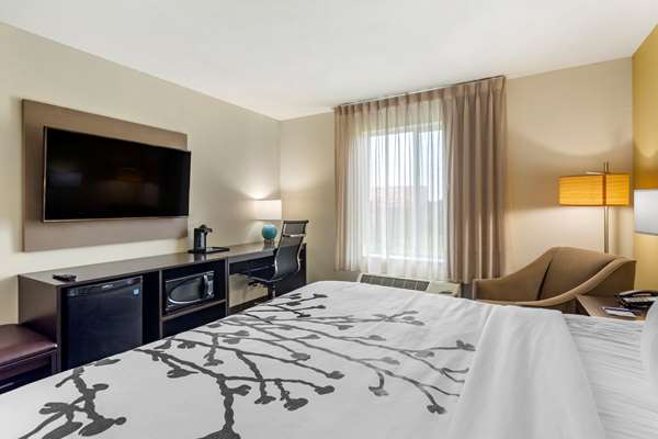  - Sleep Inn & Suites Clarksville - I-24, Exit 4