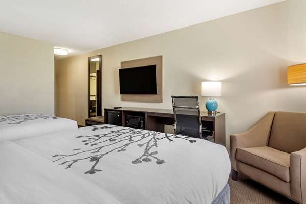  - Sleep Inn & Suites Clarksville - I-24, Exit 4