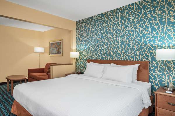 Suite - AmericInn Duluth