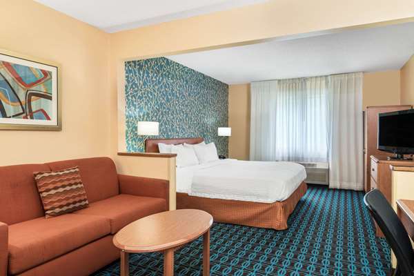 Suite - AmericInn Duluth