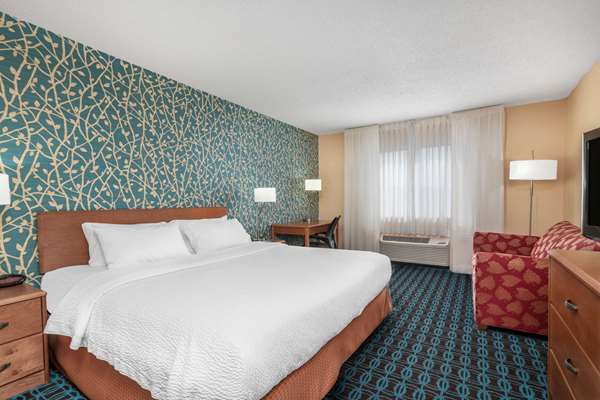 1 King Bed, Non-Smoking