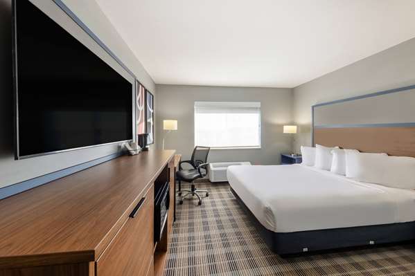 1 Queen Bed, Mobility Accessible Room, Non-Smoking