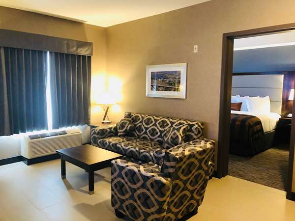  - Wingate by Wyndham Hotel Kamloops