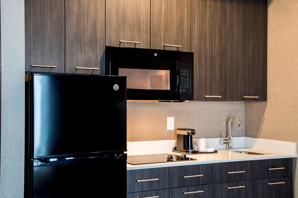  - Wingate by Wyndham Hotel Kamloops