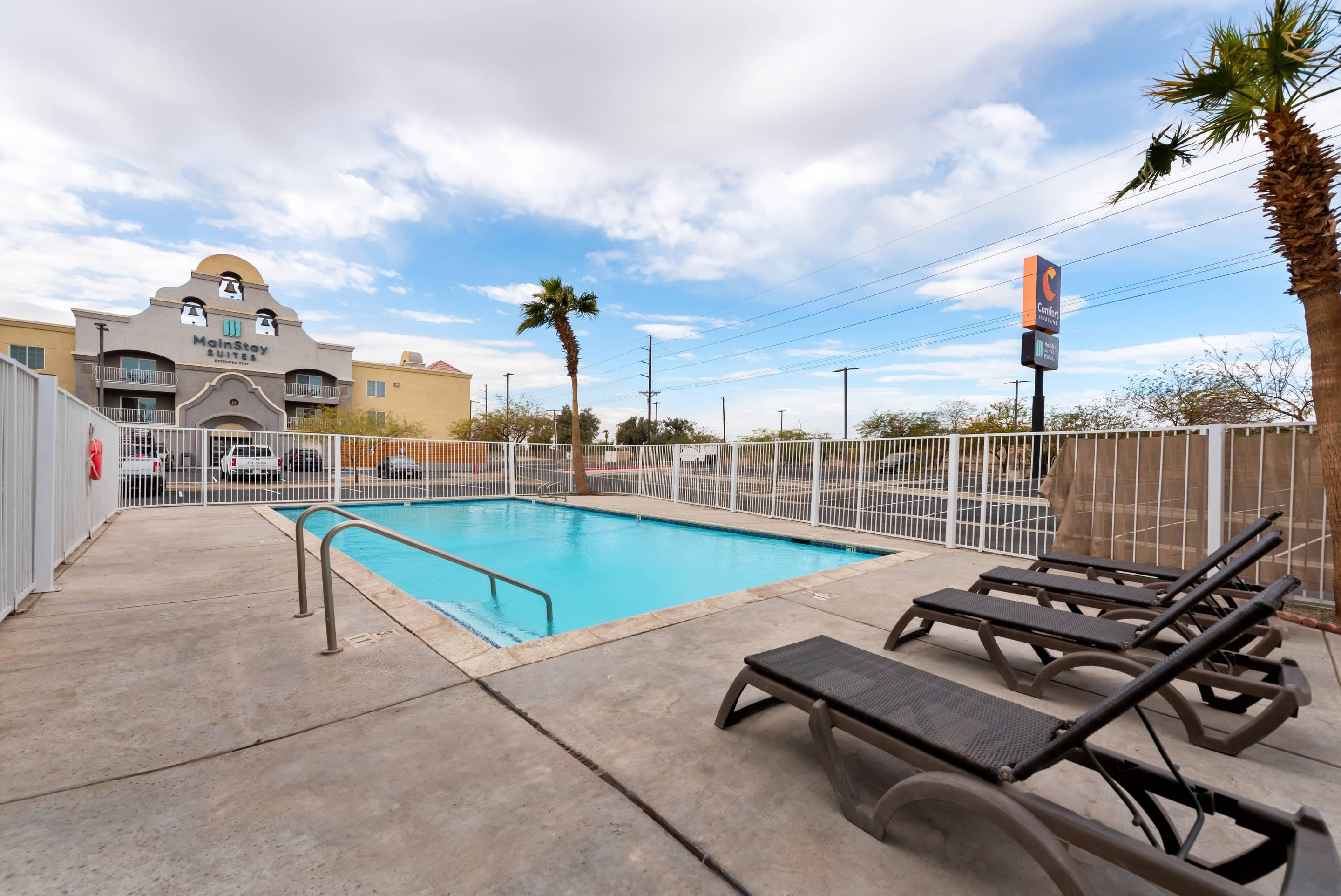Outdoor pool | Mainstay Suites El Centro I-8