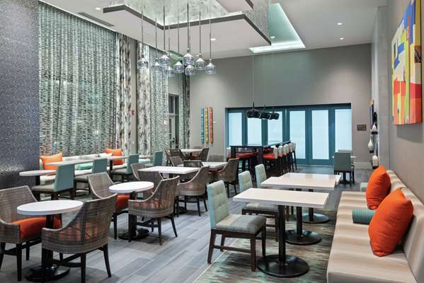 Restaurant - Hampton Inn & Suites Buckhead Atlanta