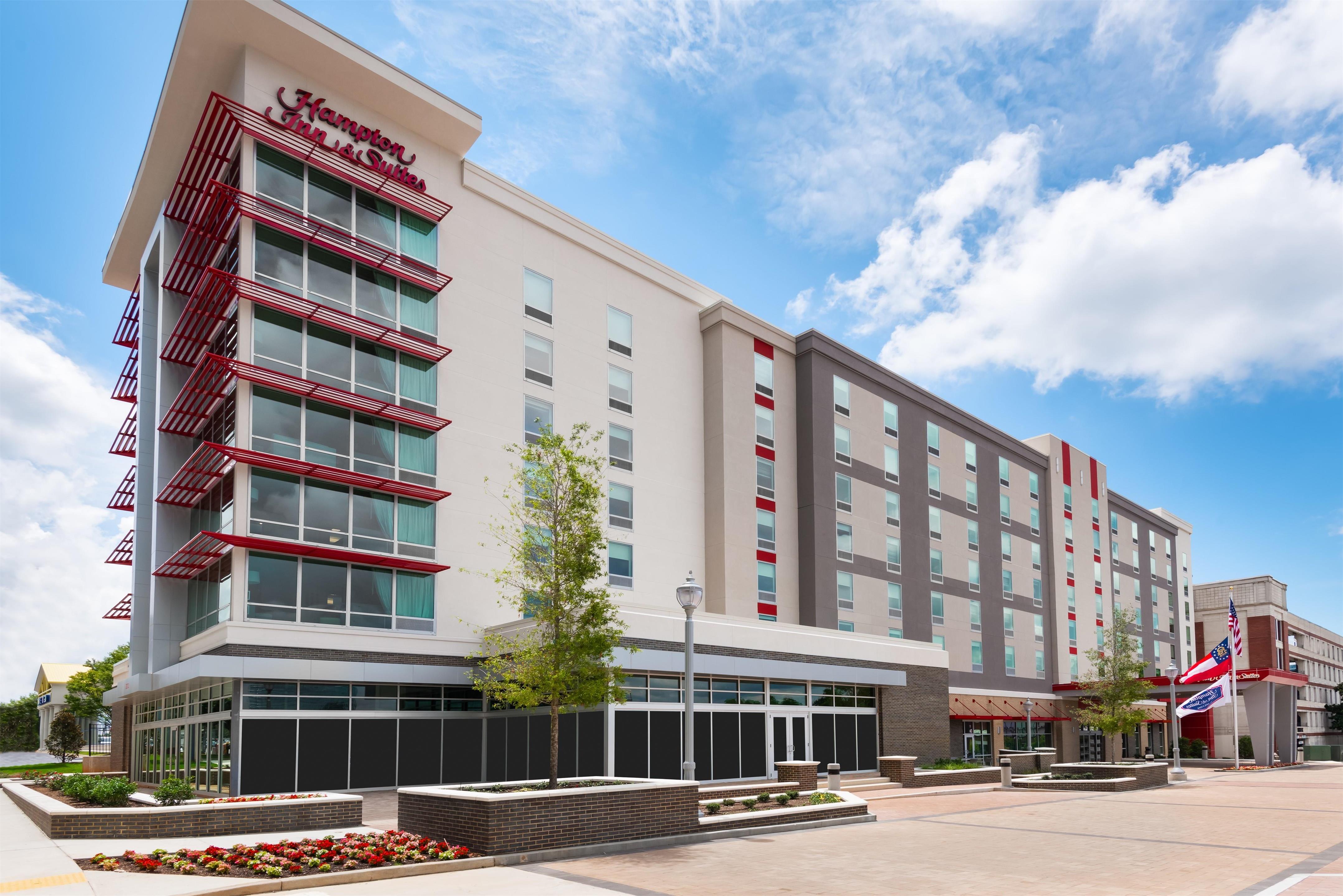 Exterior | Hampton Inn & Suites Atlanta Buckhead Place