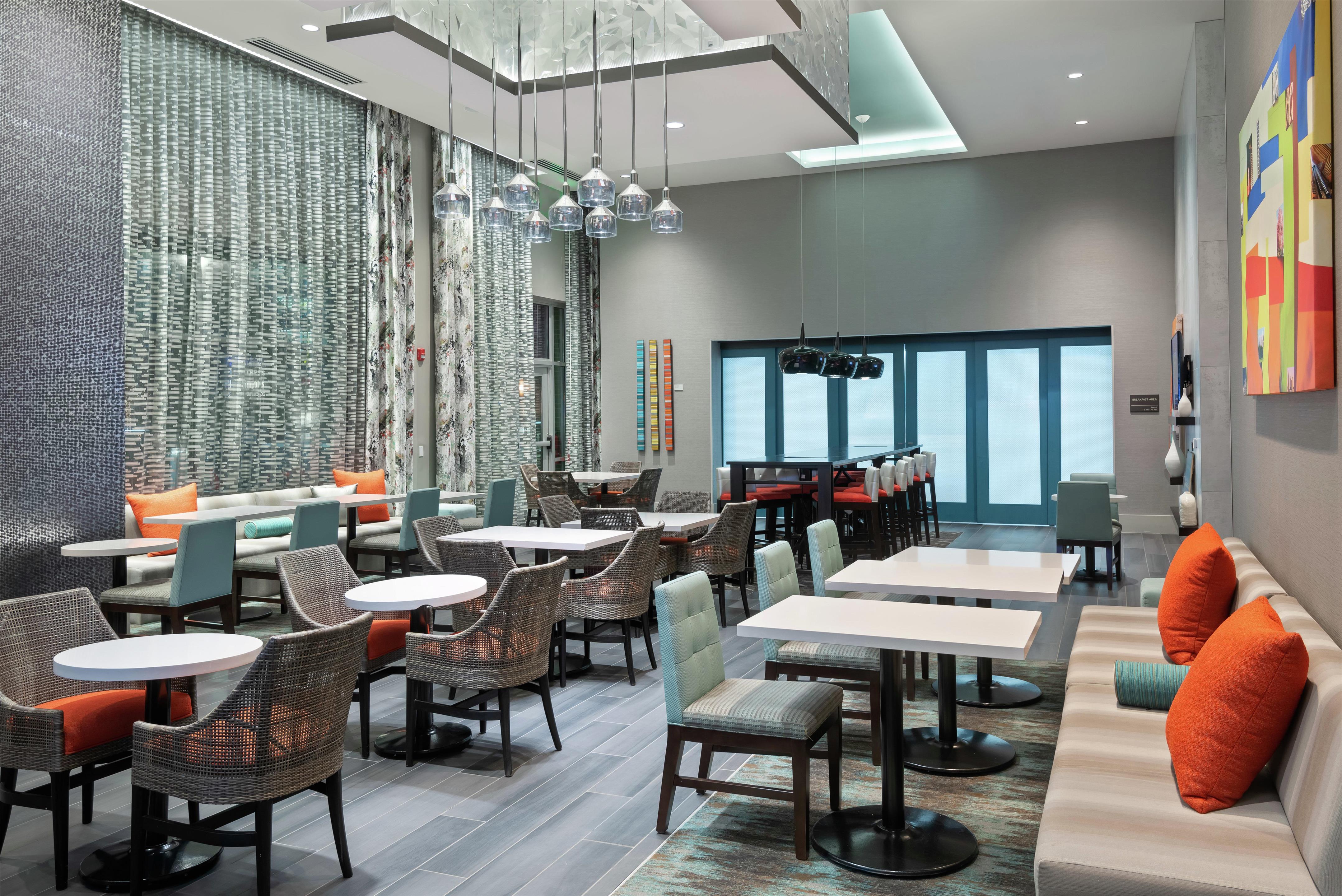 Restaurant | Hampton Inn & Suites Atlanta Buckhead Place