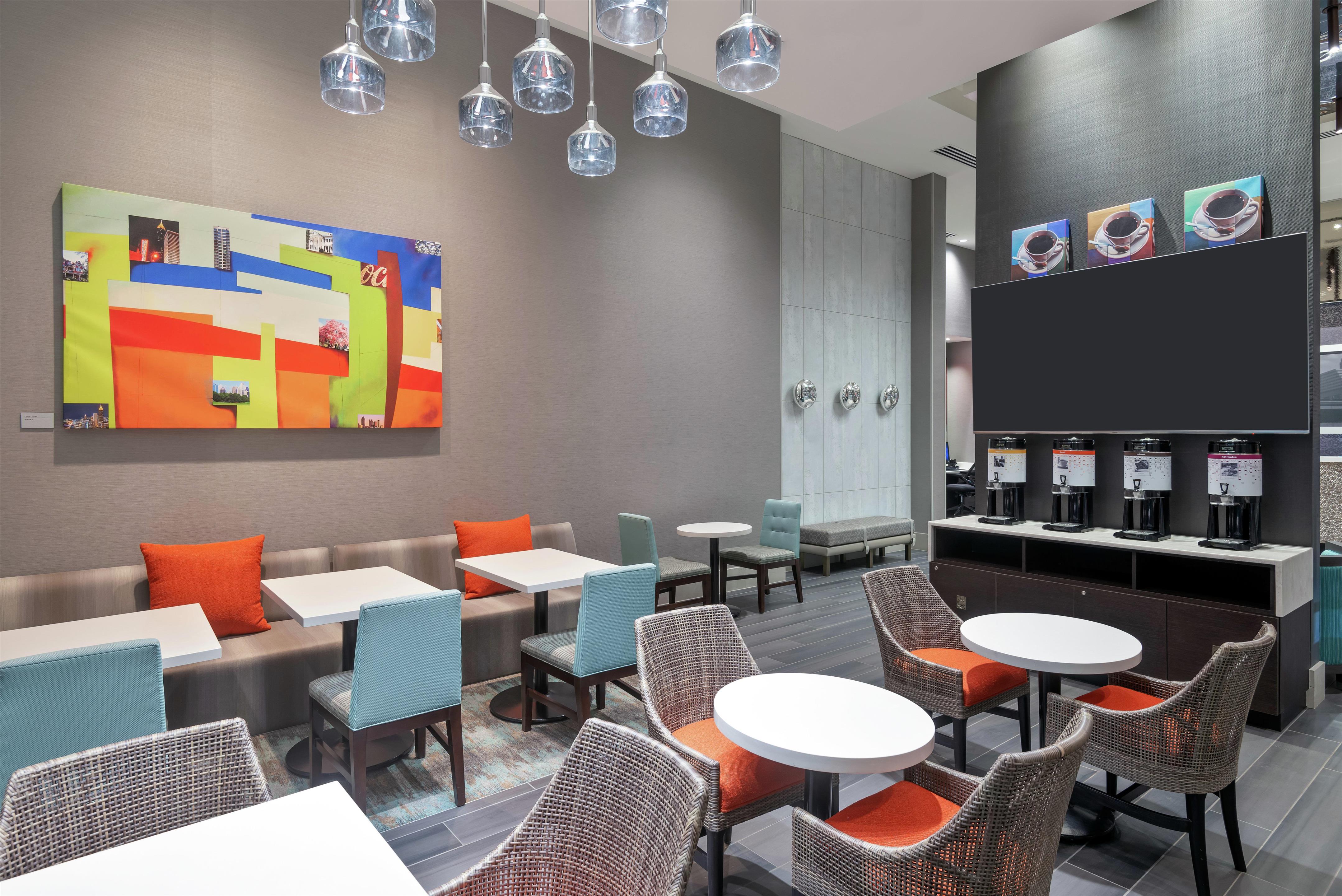 Lobby | Hampton Inn & Suites Atlanta Buckhead Place