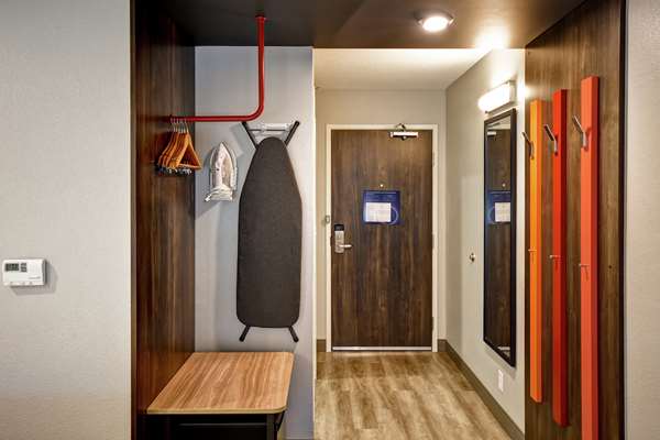  - Tru by Hilton Hotel Indiana University Fort Wayne - I-69, Exit 311