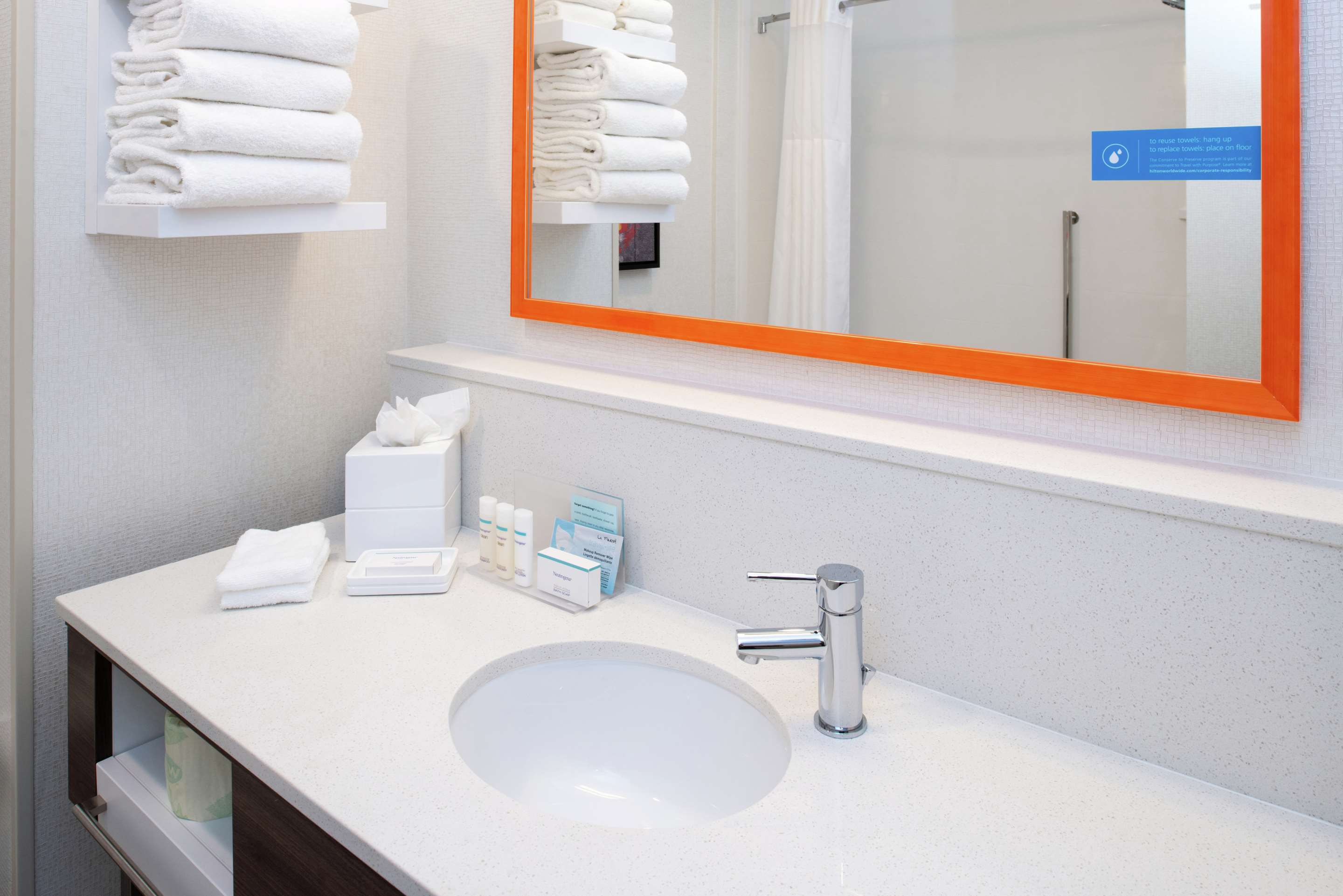Guest room bath