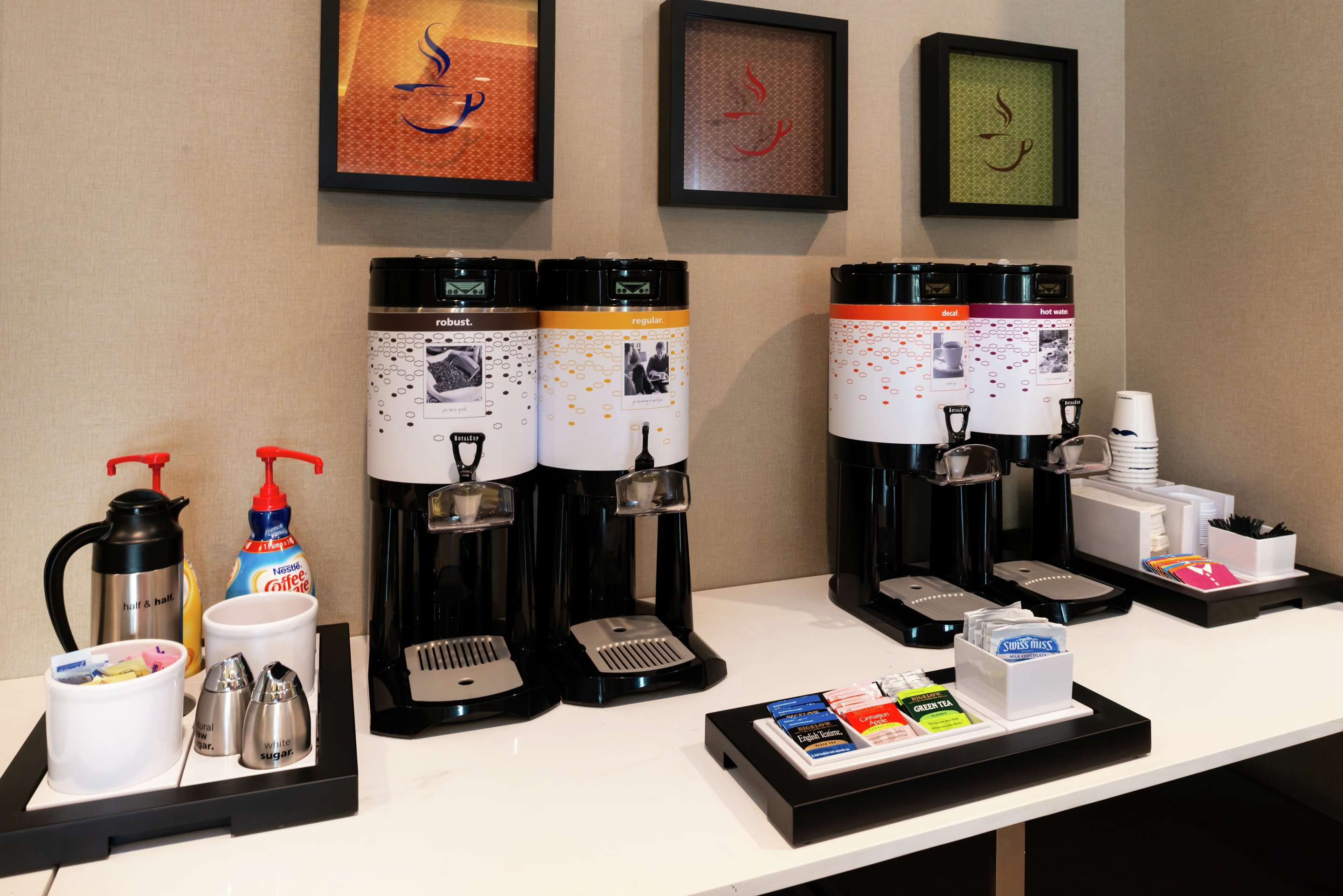 Breakfast Area | Hampton Inn & Suites Buena Park
