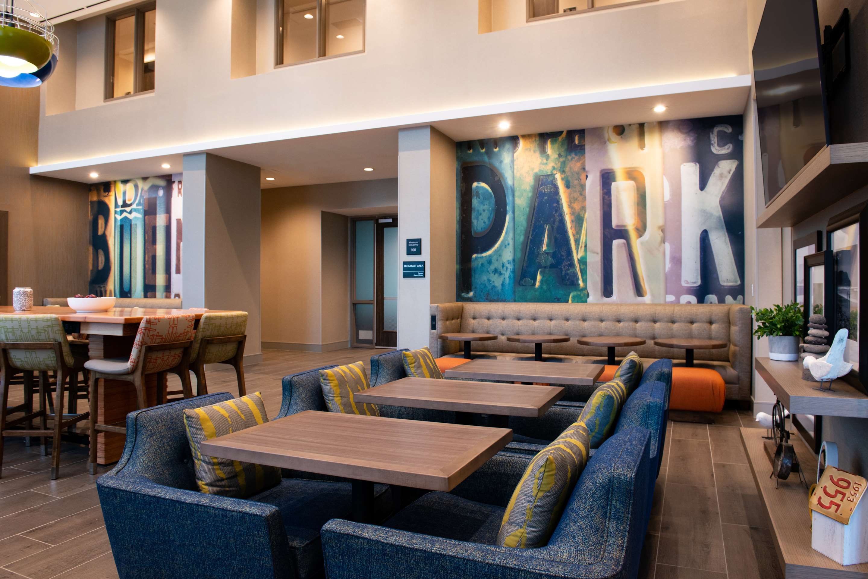 Breakfast Area | Hampton Inn & Suites Buena Park