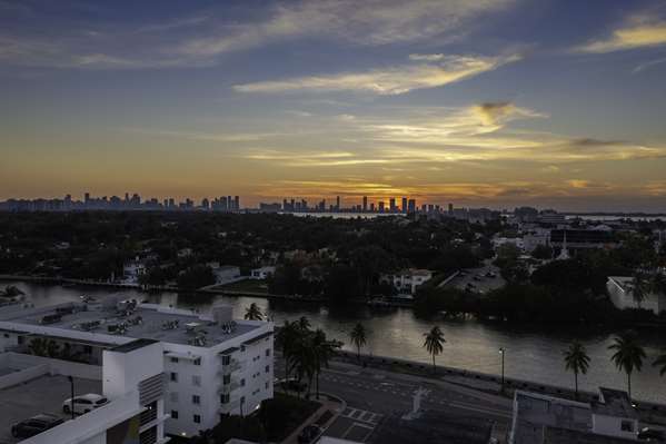 Exterior view - Hampton Inn Mid Beach Miami Beach