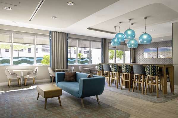 Amenities - Hampton Inn Mid Beach Miami Beach