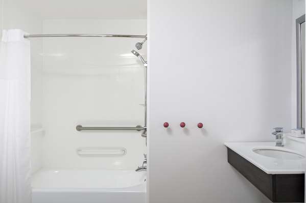  - Hampton Inn Mid Beach Miami Beach