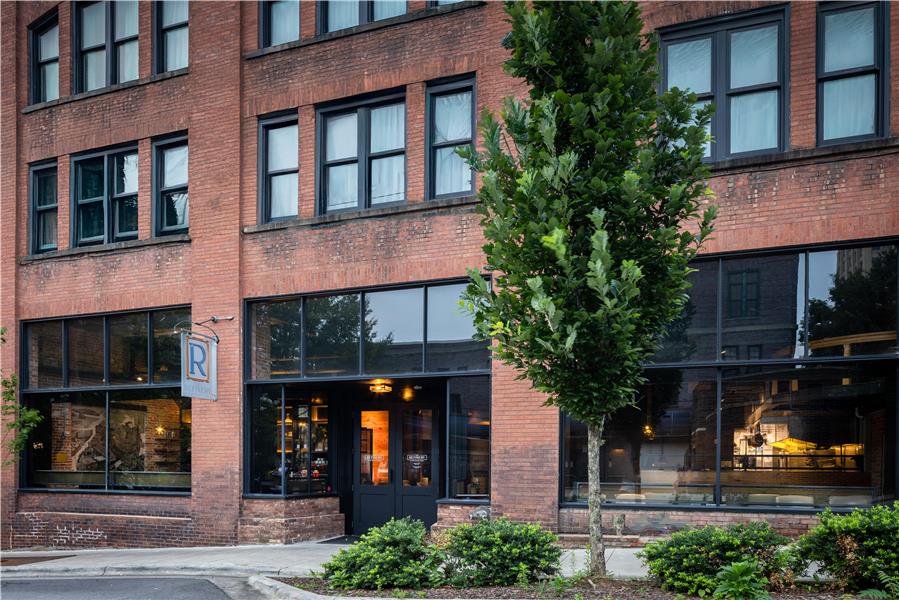 The Foundry Hotel Asheville, Curio Collection by Hilton