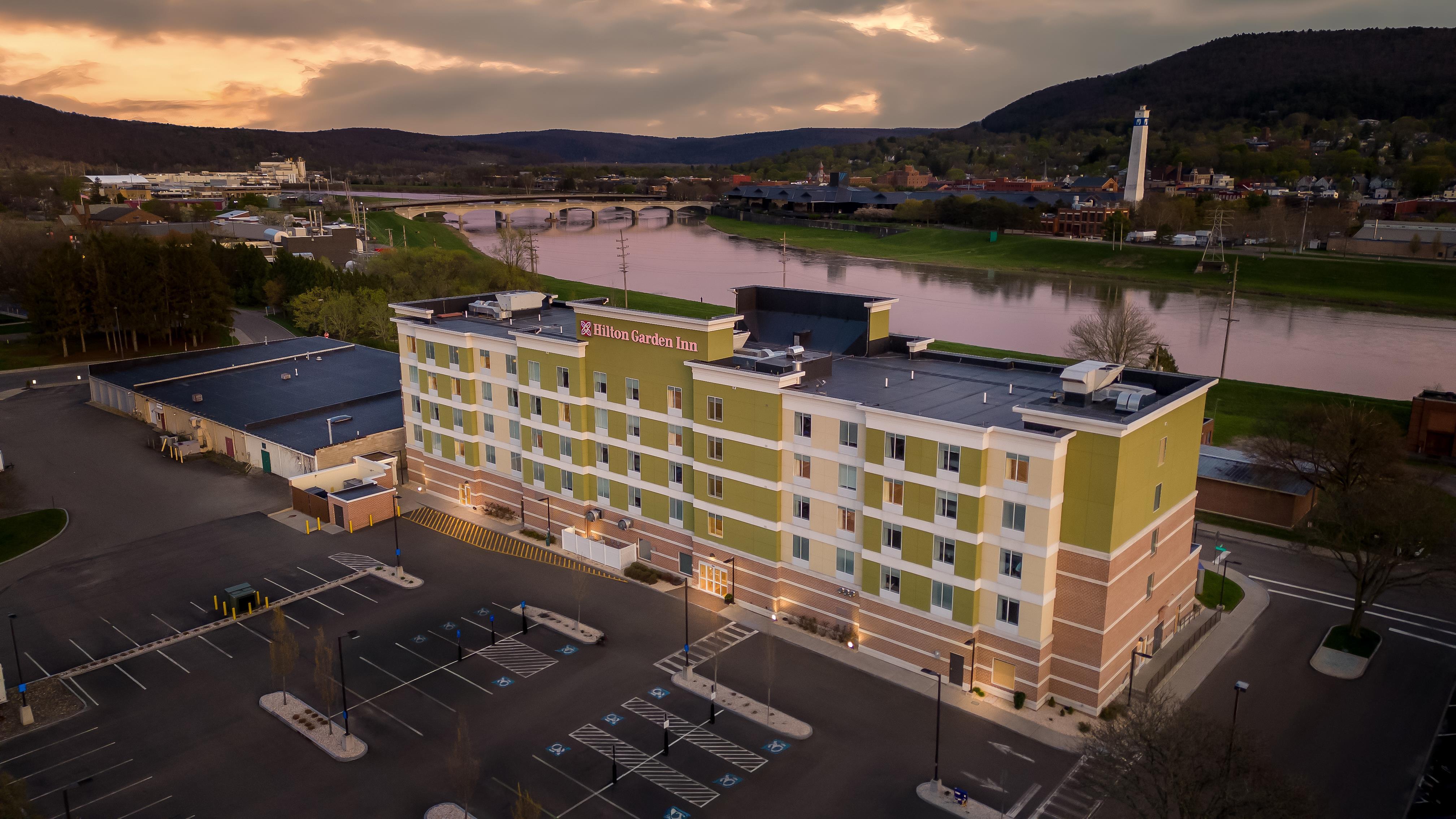 Exterior | Hilton Garden Inn Corning Downtown