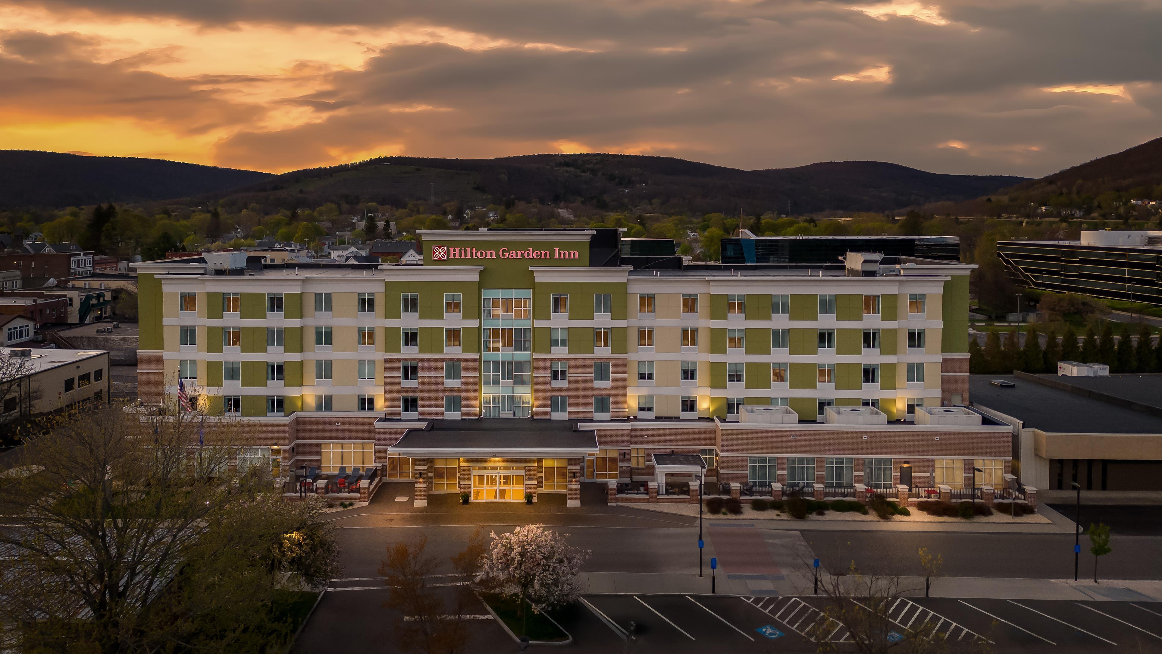 Exterior | Hilton Garden Inn Corning Downtown