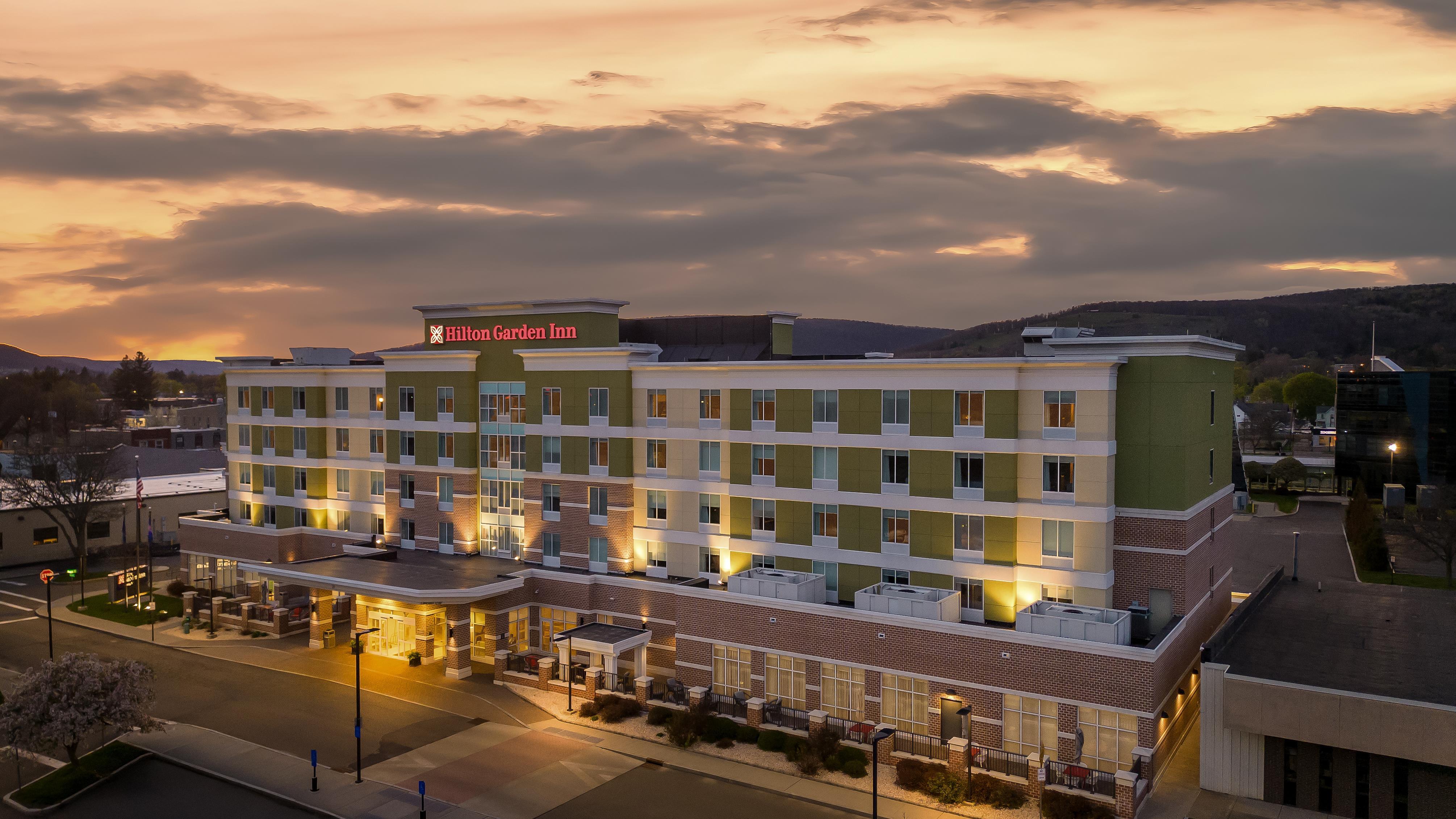 Exterior | Hilton Garden Inn Corning Downtown