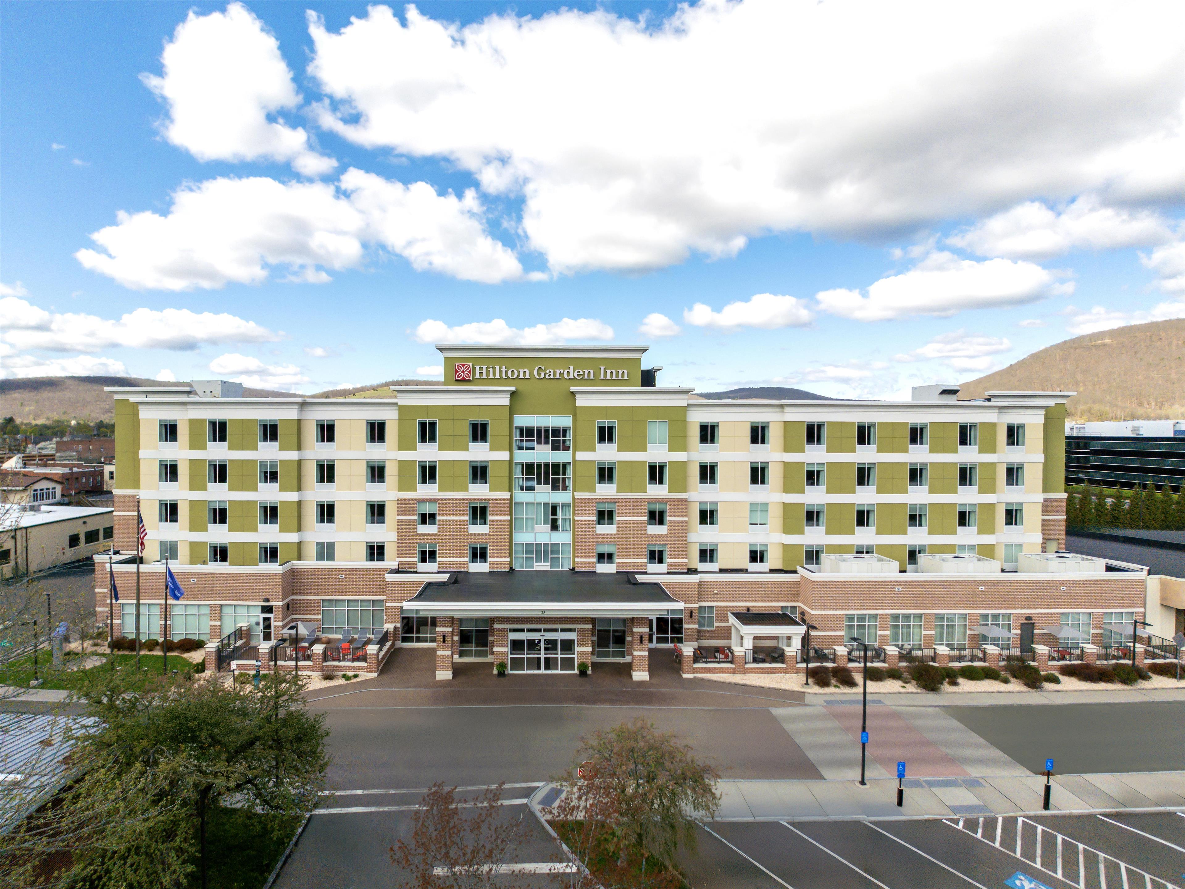 Exterior | Hilton Garden Inn Corning Downtown