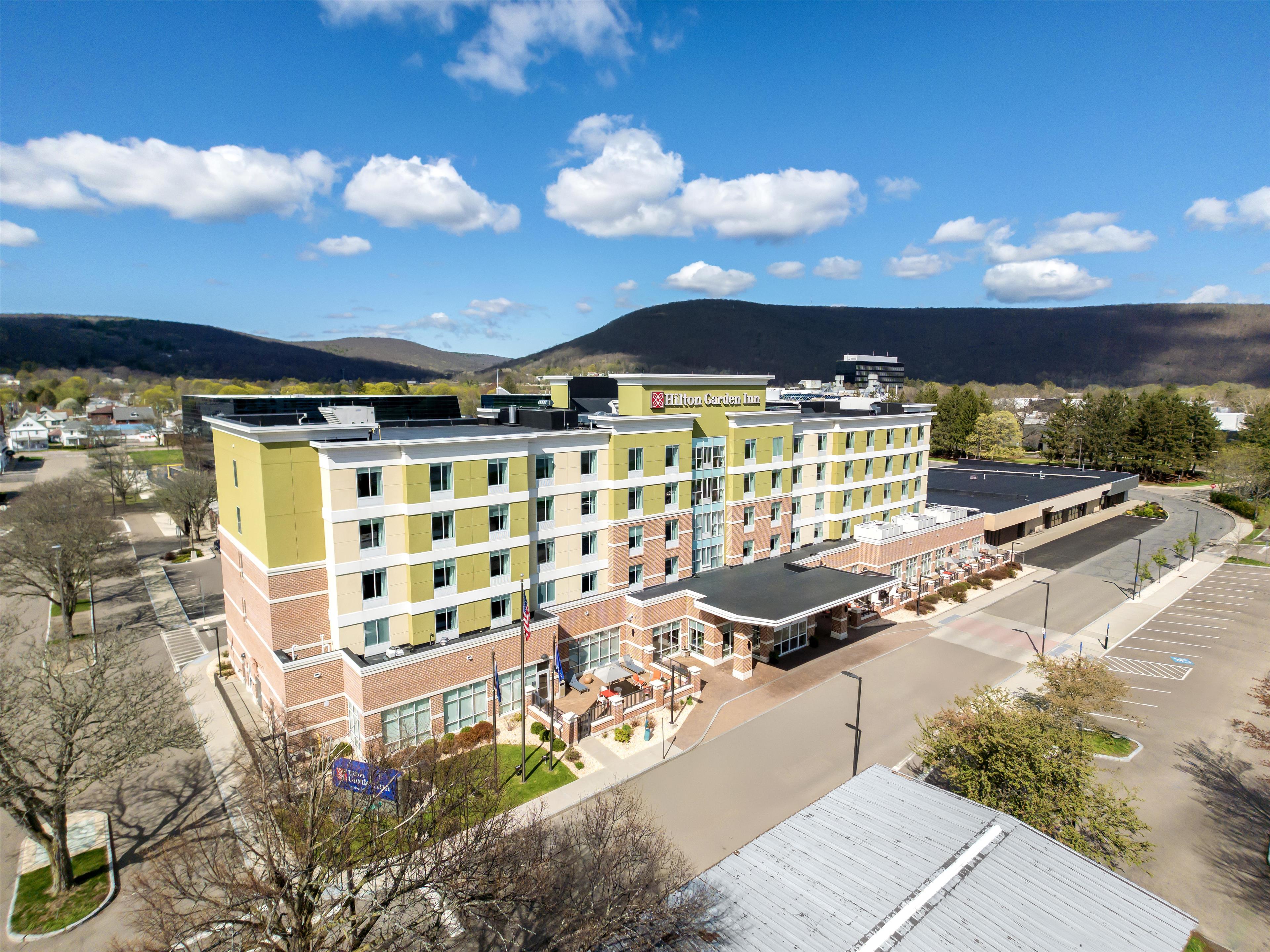 Exterior | Hilton Garden Inn Corning Downtown
