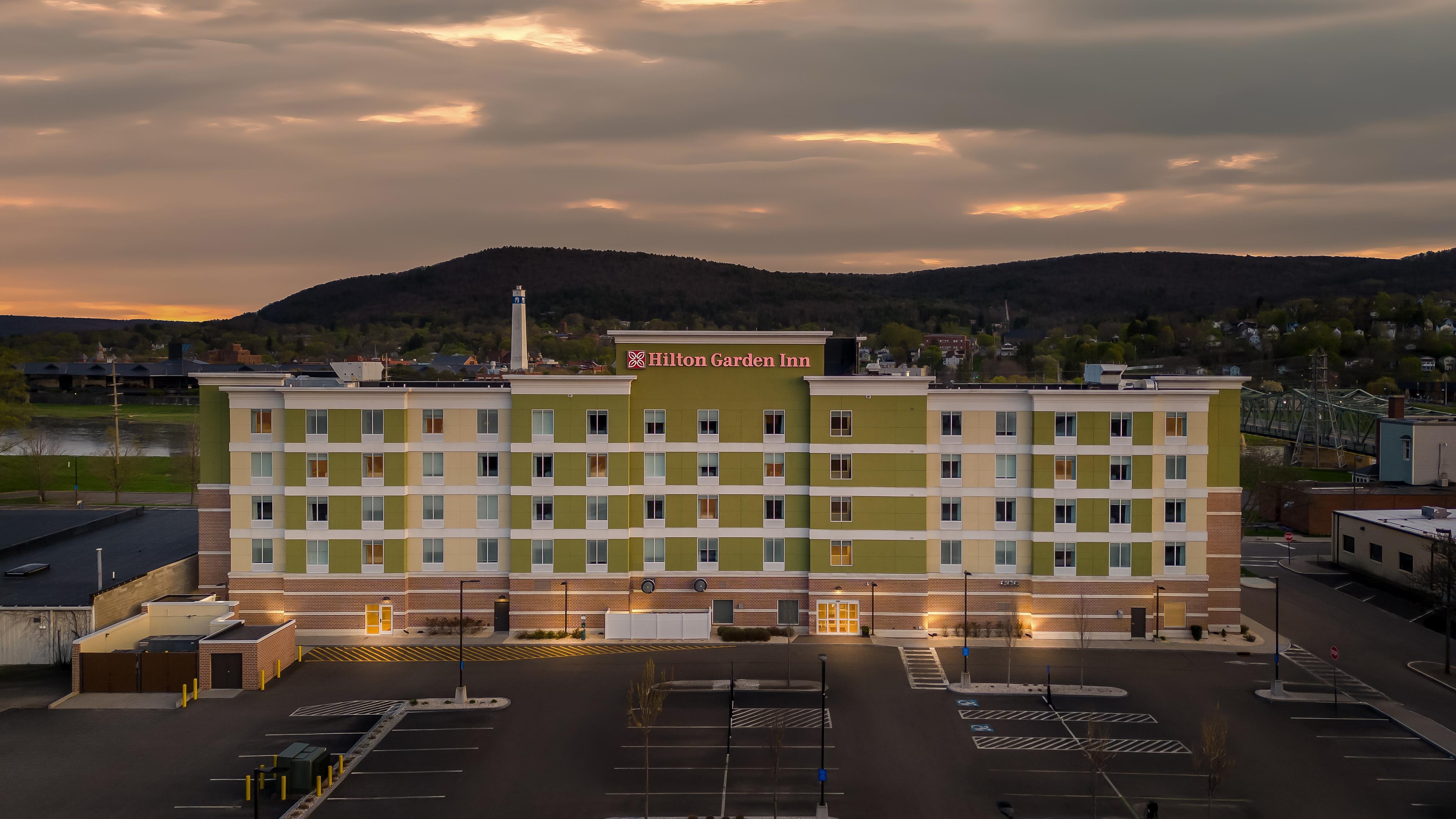 Exterior | Hilton Garden Inn Corning Downtown