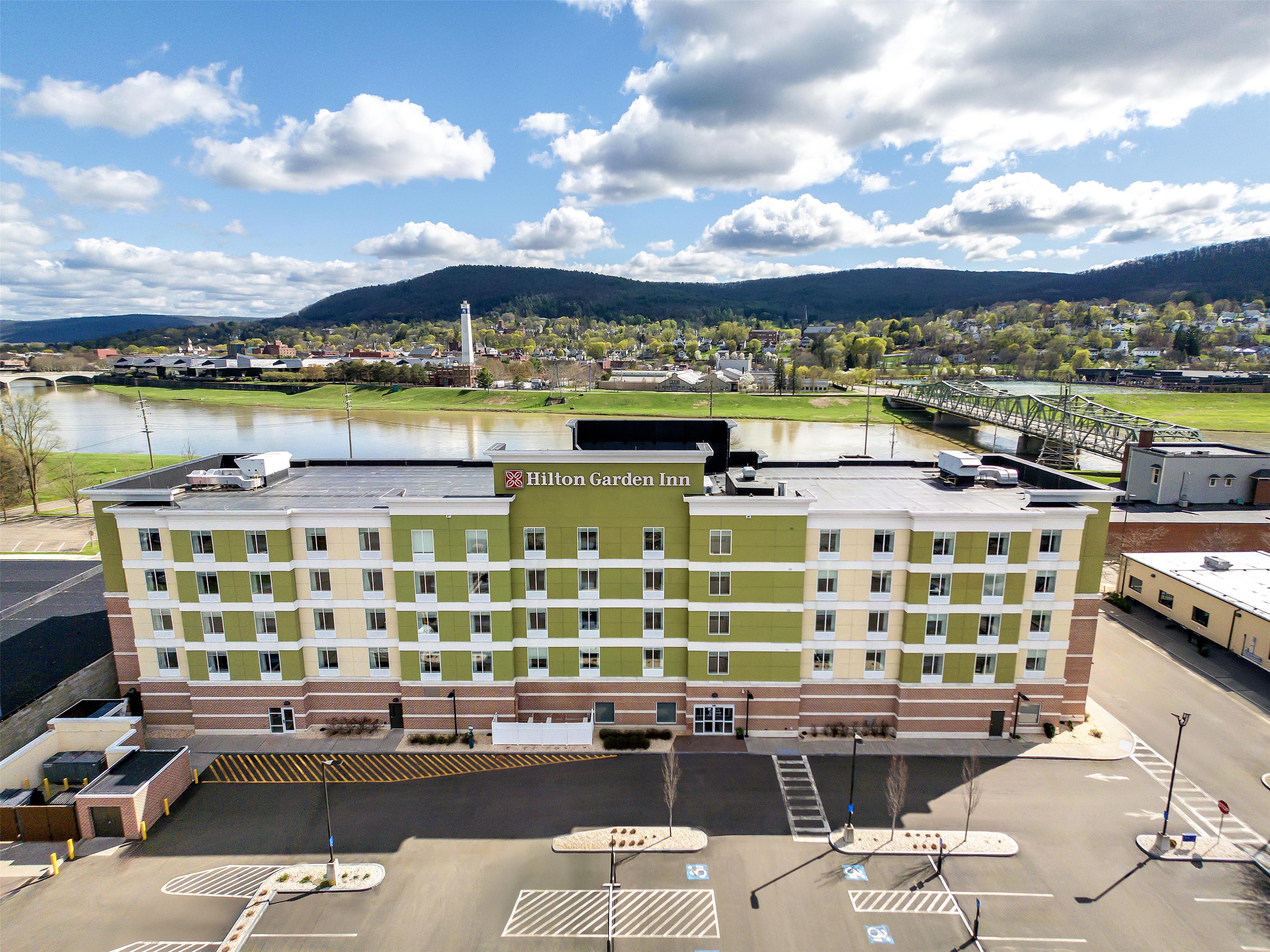 Exterior | Hilton Garden Inn Corning Downtown