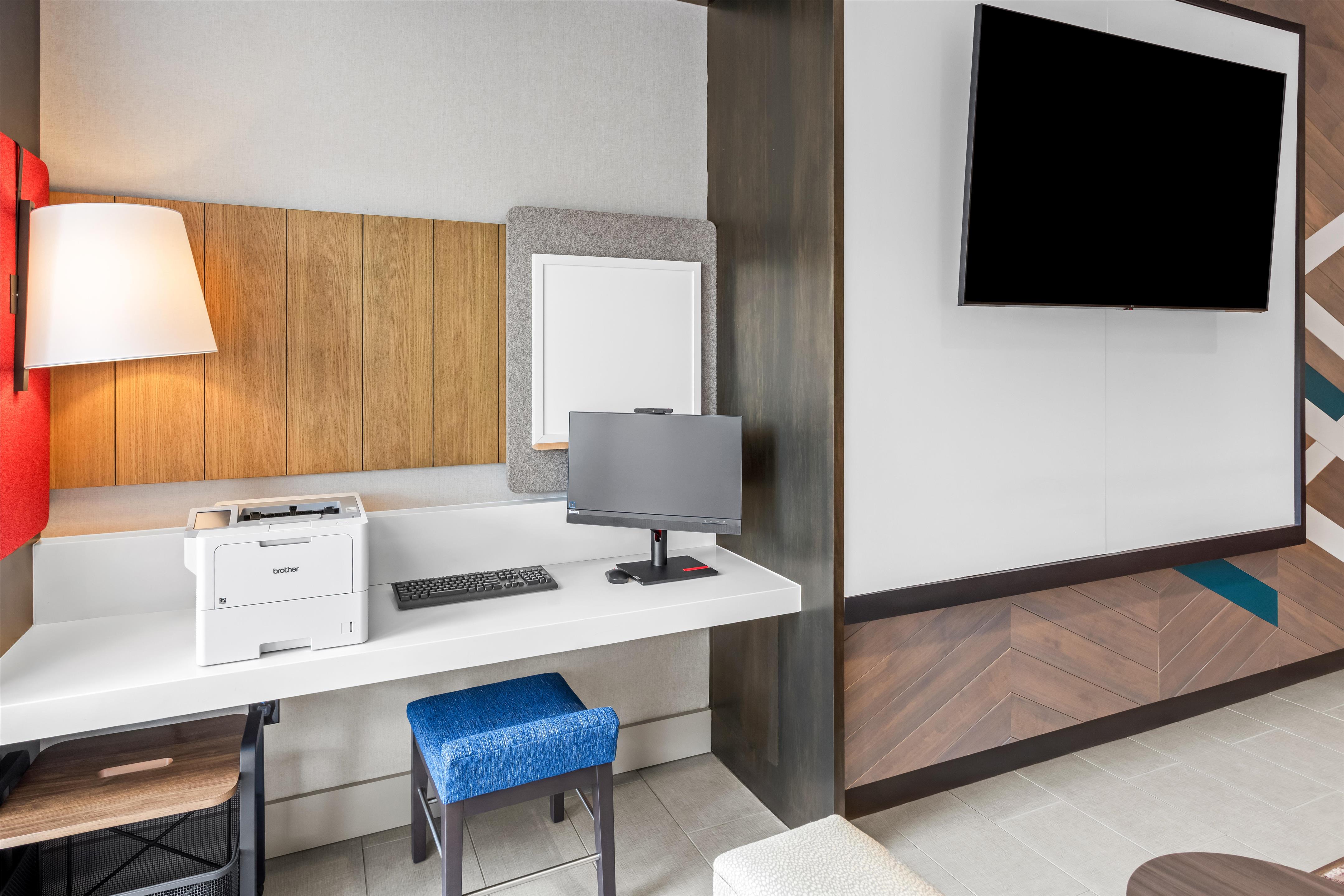Business Center | Hilton Garden Inn Corning Downtown