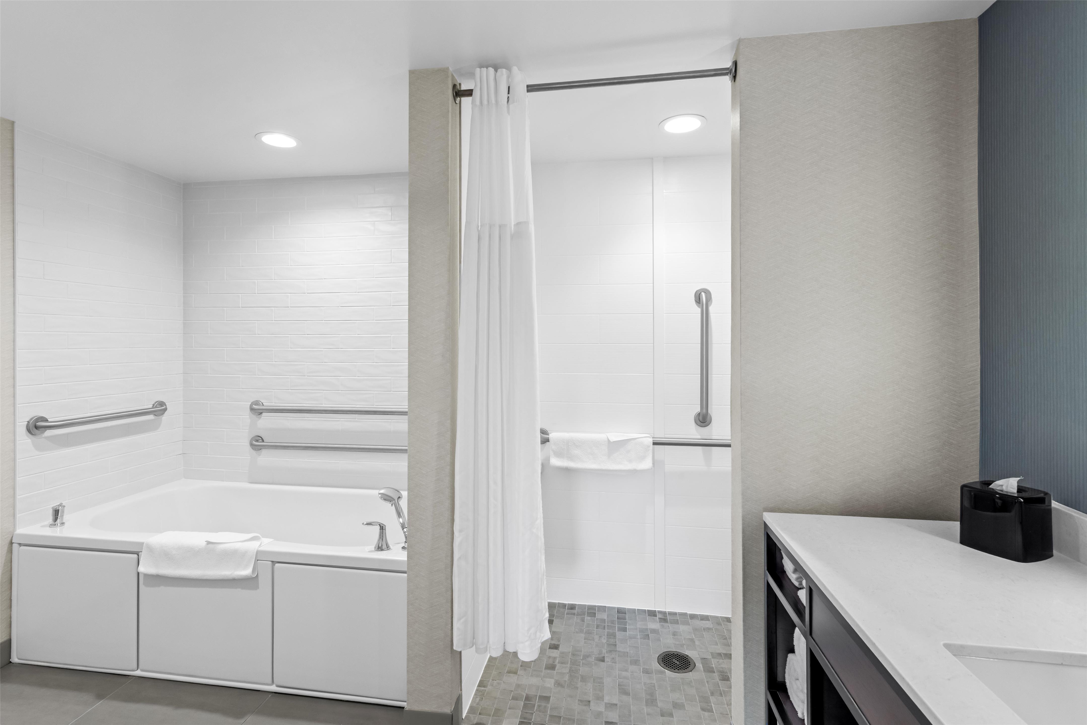 Guest room bath